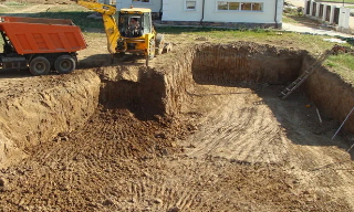 Рытье котлованов под фундамент в дзержинском – цена от 2580 руб. за м3 | ИП Садыков В. Р.